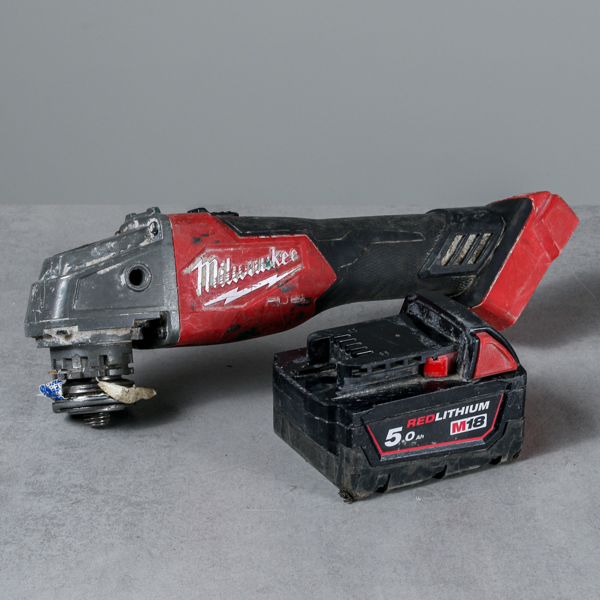 Vinkelslip, Milwaukee M18FSAG125X, med 1 st batteri