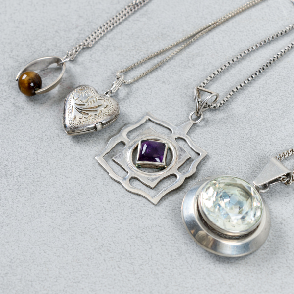 Smycken, Halsband med hängen, Silver