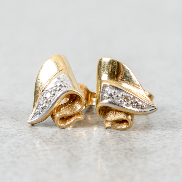 Örhängen, 1 par, guld 18k, 1.9g, diamanter