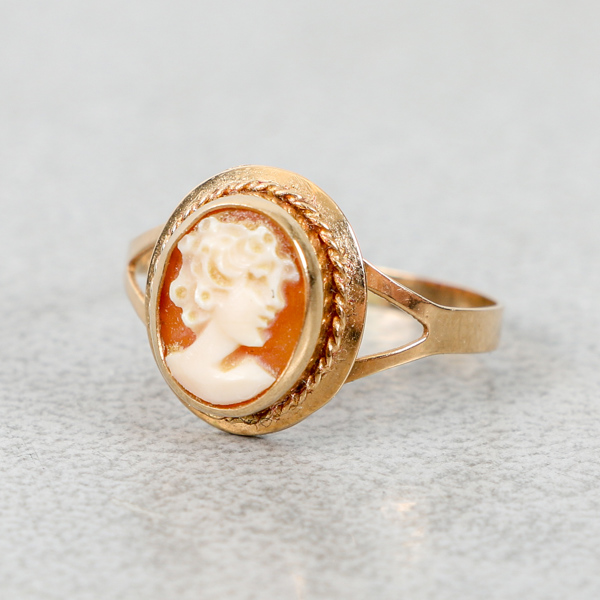 Ring, Guld 18k, 1.6g, Camé