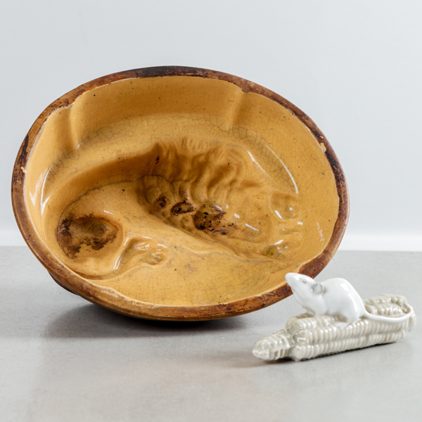 Aladåbform, 1800-tal, samt figurin Royal Copenhagen