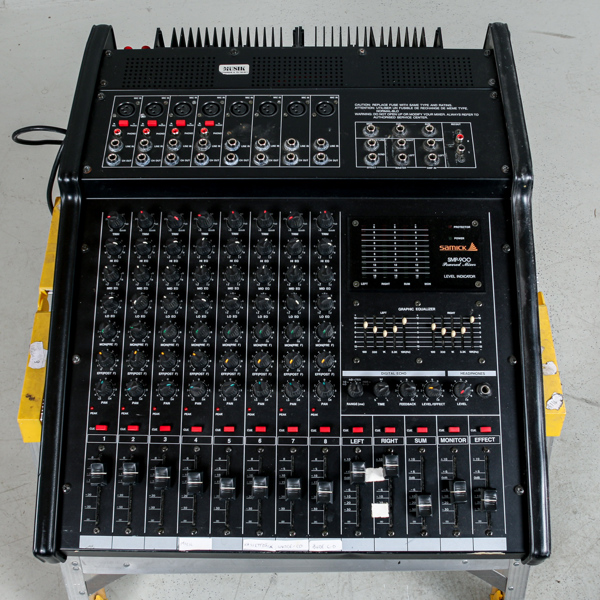 Mixerbord, Samick SMP-900