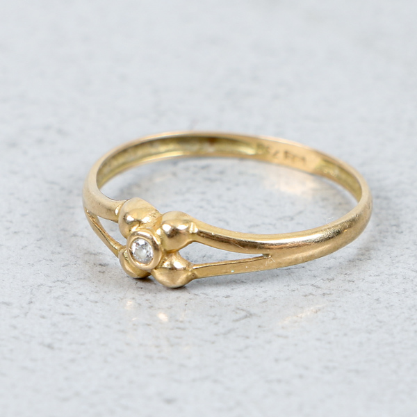 Ring med sten, Guld 18k, 1.1g