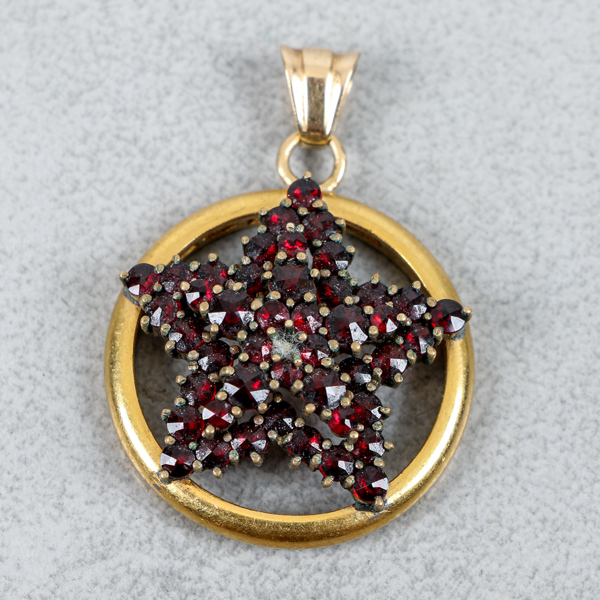 Hänge, Guld, metall och granater, 9.9g