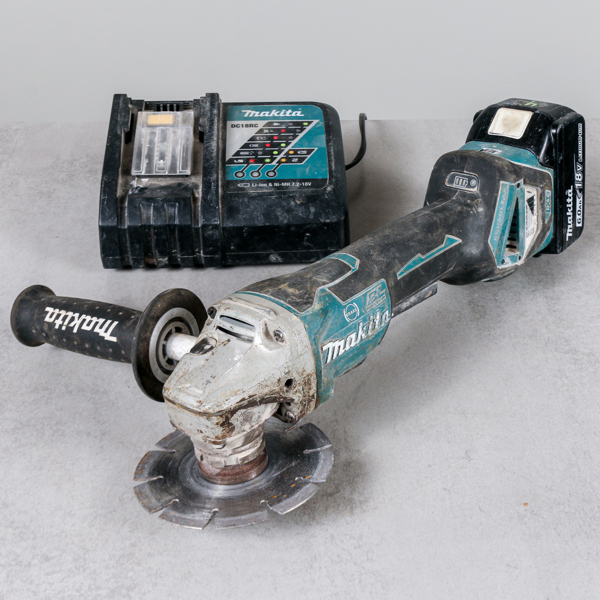 Vinkelslip, Makita DGA518