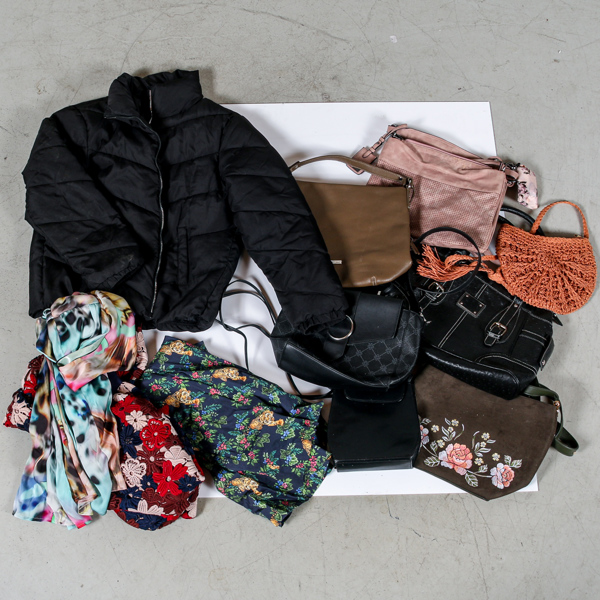 Kläder och väskor