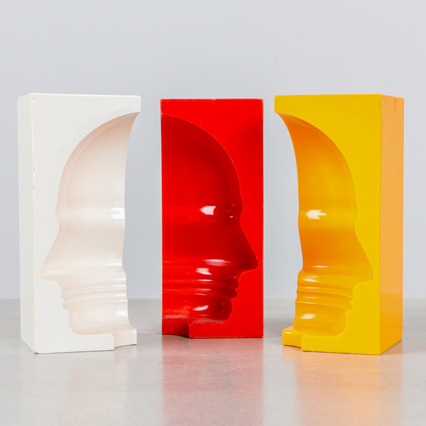 Sivert Lindblom, Ansiktsprofiler, plast, märkta och daterad 1968, 3 st