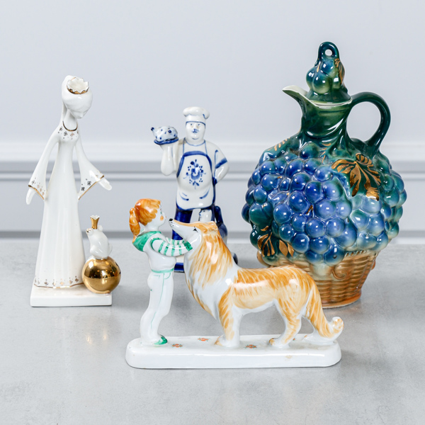 Karaff, Imperial Porcelain, St Petersburg, 3 st figuriner