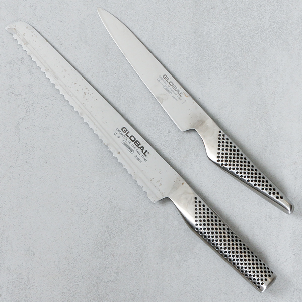 Global, brödkniv G-9 samt kniv GS-11 