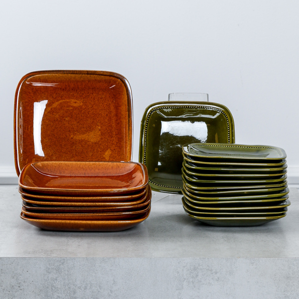 Tallrikar samt assietter, Old Höganäs, kvadratiska, 12+7 st