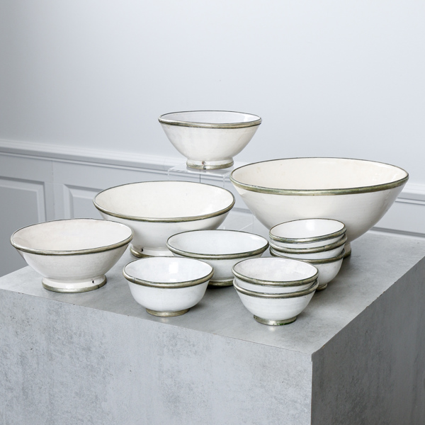 Skålar, 11 delar, glaserat lergods med tennkant, Marocko