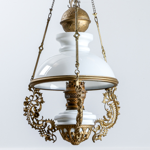Takfotogenlampa, glas och bronserad metall, omkring sekelskiftet 18-/1900