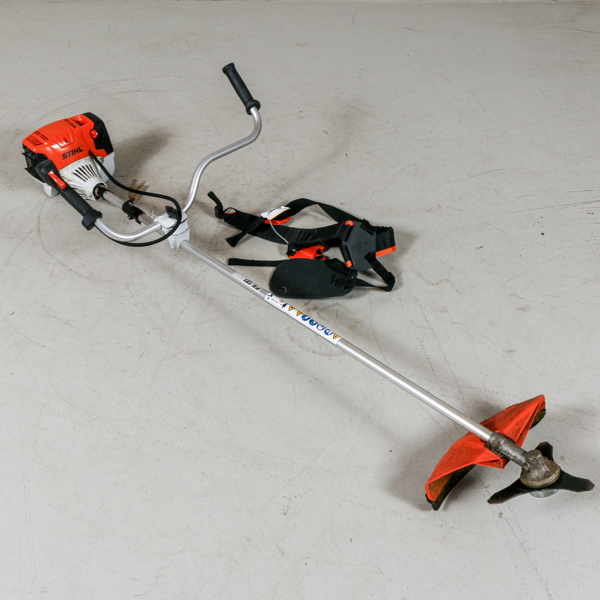 Röjsåg, Stihl FS 131, med sele
