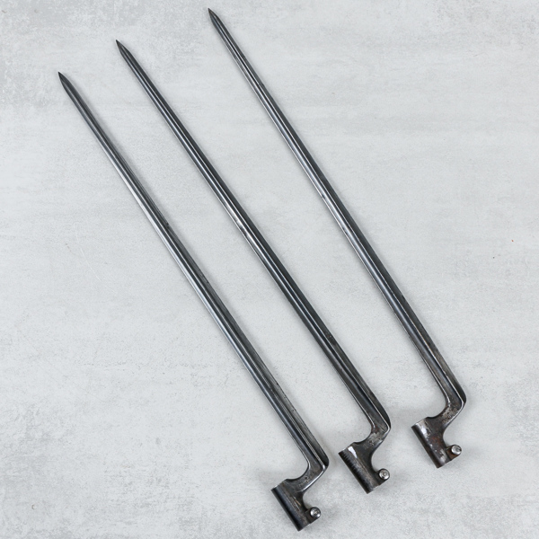 Bajonetter, 3 st, 18/1900-tal
