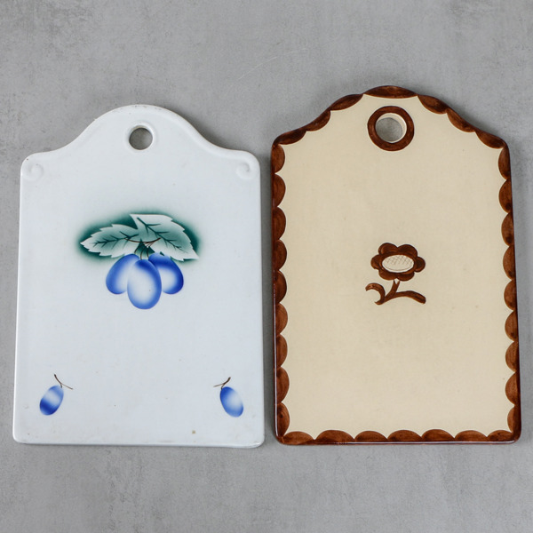 Skärbrädor, 2 st, porslin, varav 1 st "Pyro", nr 160, Wilhelm Kåge, Gustavsberg 