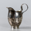 Gräddkanna, i empire, silver, år 1827
