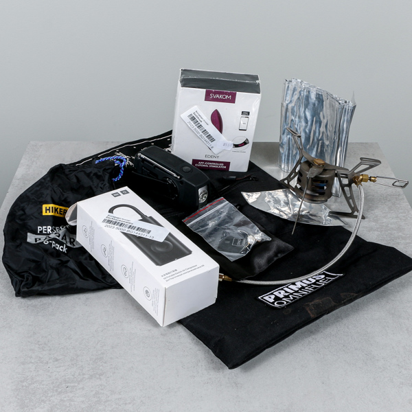 Delar av Primuskök Omnifuel, Däcktrycksmätare, mm