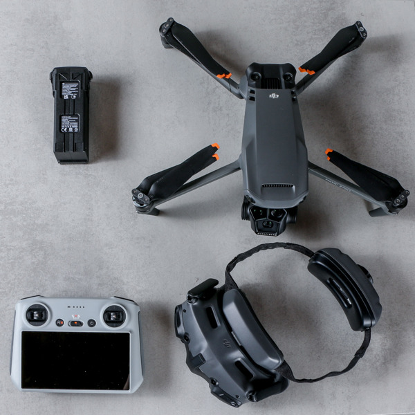 Drönare, Dji Mavic 3 Pro, med Hasselblad kamera, Drönarmonitor, googles, DJI modell BZX902-3000-7.2