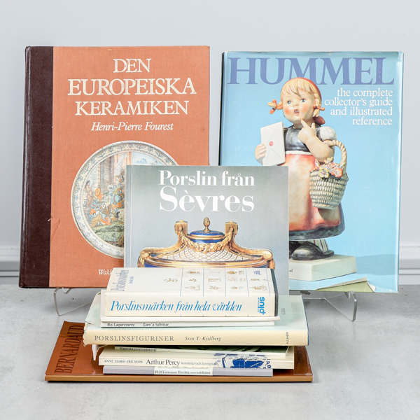 Böcker, om porslin, bla Hummel, Sévres, porslinsmärken