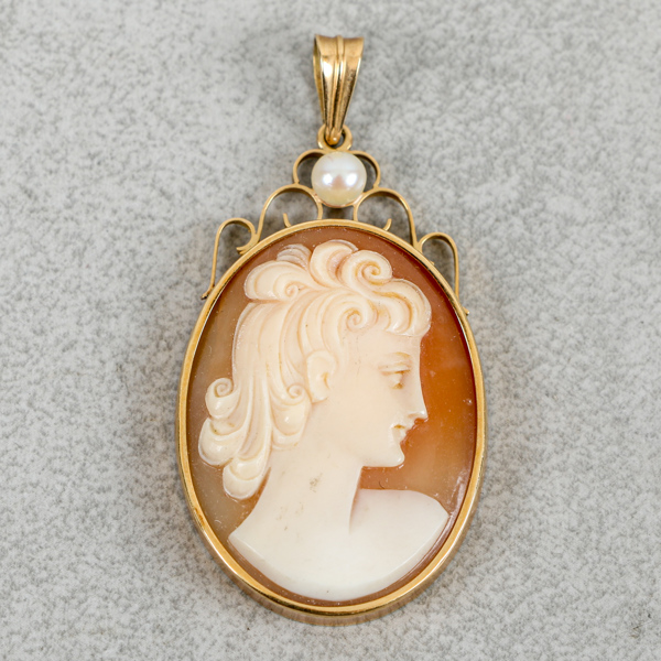 Hänge, Guld 18k och camé, 4.9g