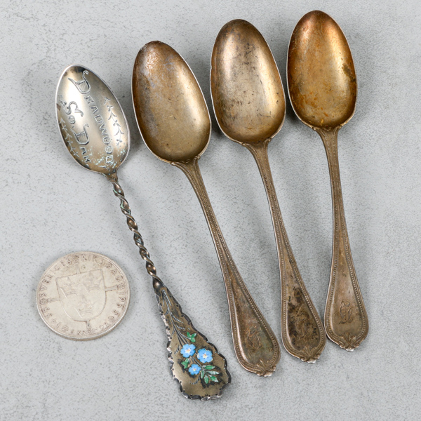 Silverföremål, Skedar och mynt, 108g