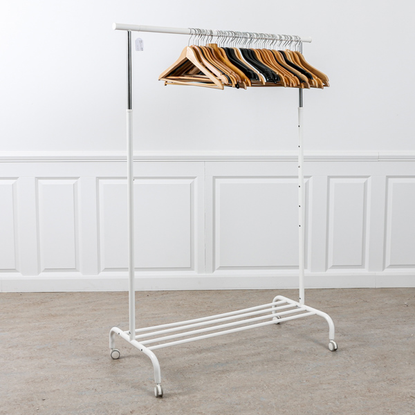 Klädställning på hjul, metall, 2000-tal