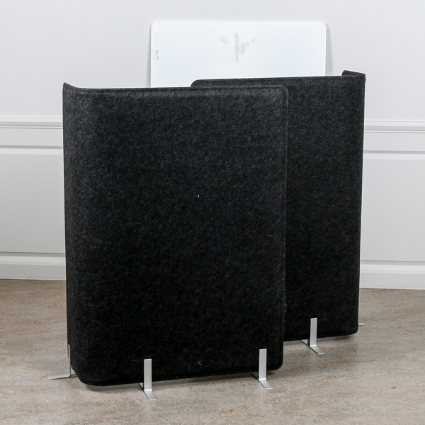 Kontorsgolvskärmar, 2 st samt Whiteboardtavla