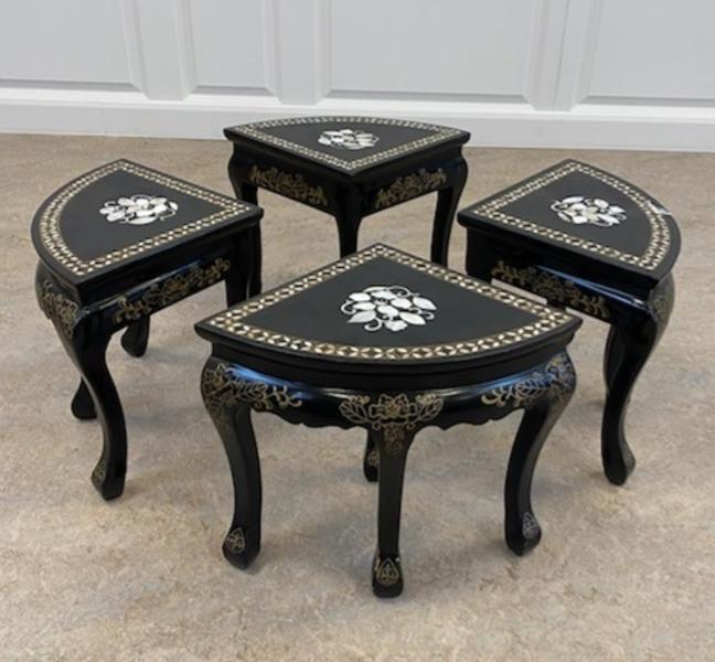 Pallar, Kina, 4 st, med inläggningar av pärlemor, 1900-talets andra hälft