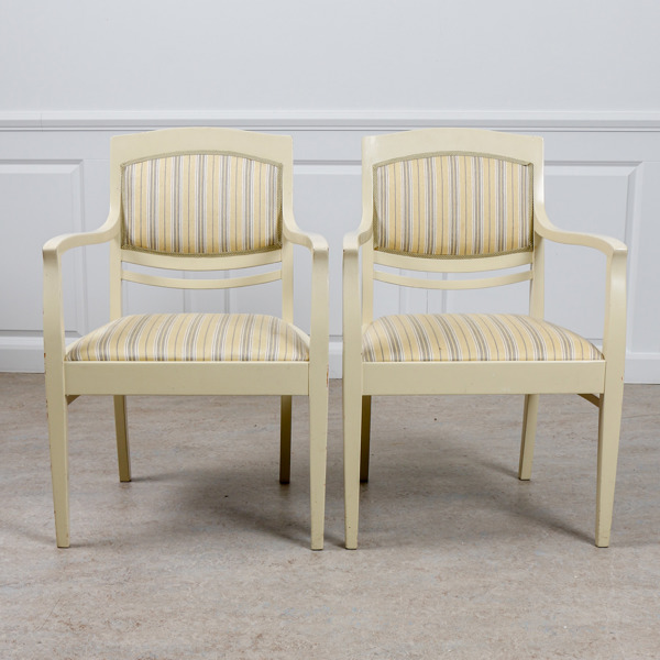 Karmstolar, 1 par, bemålad furu, 1920-tal