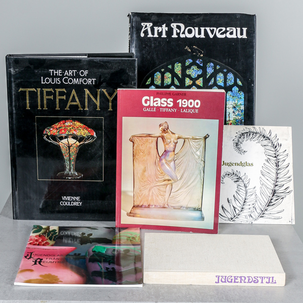 Böcker, om jugendglas, Tiffany mm