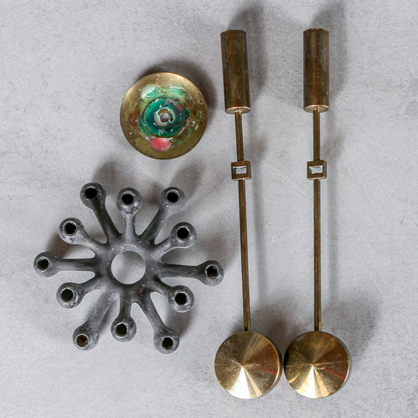 Pendelljusstakar, Pierre Forsell, (ej väggfästen), samt ljusstake Jens Quistgaard