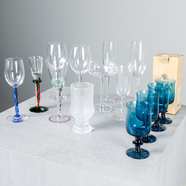 Parti blandade glas, bla "Salut", "Chateau", "Maja"