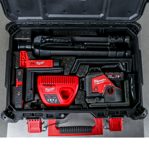 Lasermätare, Milwaukee M12 3PL, med batteri, laddare och tillbehör