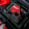 Lasermätare, Milwaukee M12 3PL, med batteri, laddare och tillbehör