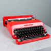 Olivetti Valentine, reseskrivmaskin, Ettore Sottsass och Perry A. King 