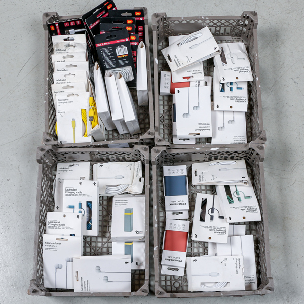 Powerbanks, laddkablar, hörlurar, strömadaptrar