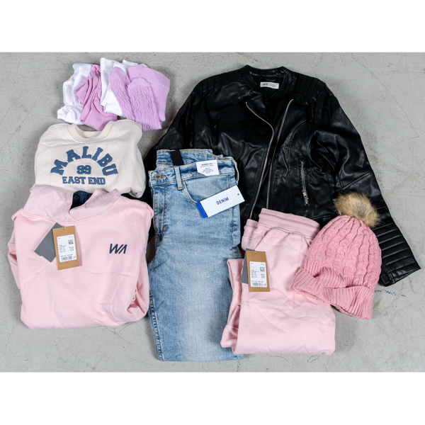 Juniorkläder, olika märken och storlekar 150-170 cl, samt babykläder ca 80-100 cl, oanvända