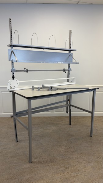 Pack/Arbetsbord med överhylla