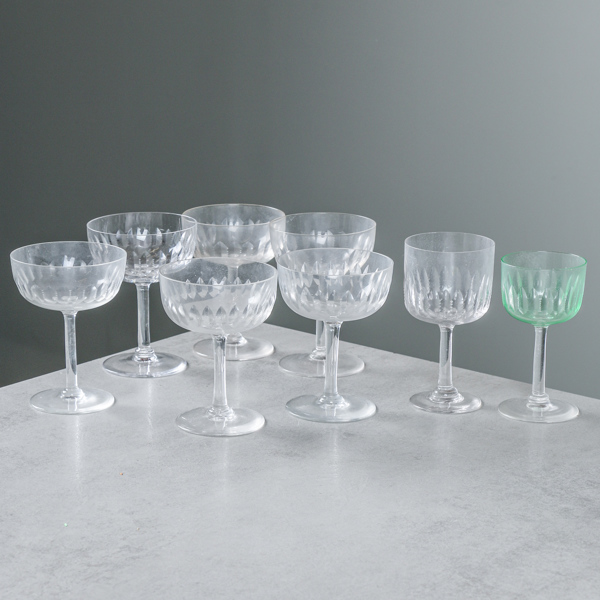 Champagnekupor, 6 st, samt 5+4 st starkvinsglas, slipade, 1900-talets första del