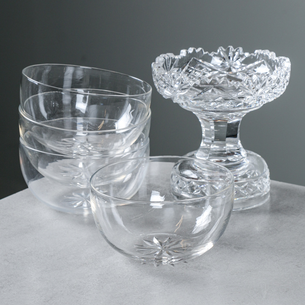 Sköljkoppar 4 st, samt konfektskål, kristall