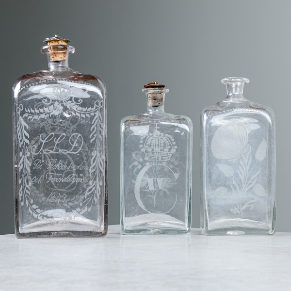 Brännvinsflaskor, 3 st, 1800-talets första del