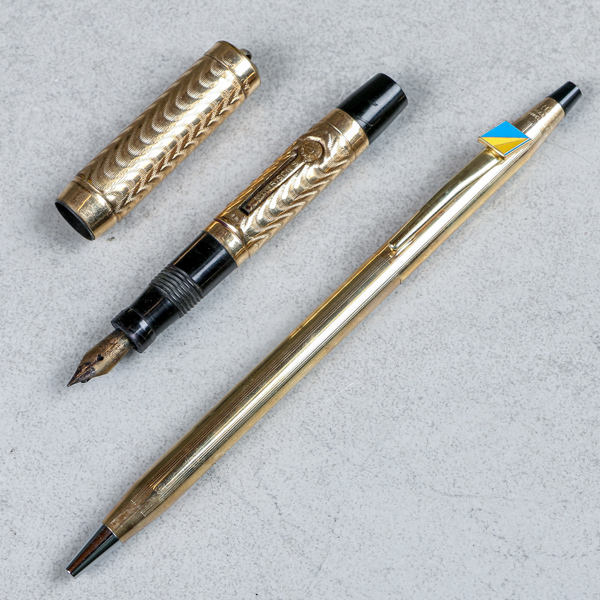 Reservoarpenna och kulspetspenna, Ena med guldspets